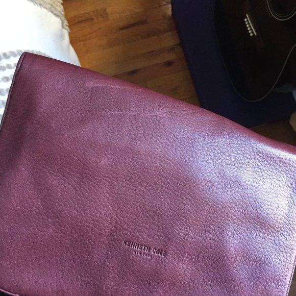 NWOT Kenneth Cole "Mercer Street Clutch" - Picture 8 of 8